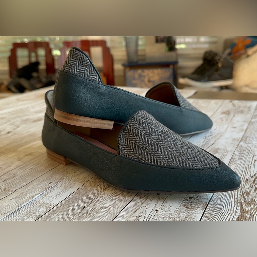 Women’s | MI.IM "BLAKE" CHEVRON BUSINESS FLAT -- BLACK - SIZE 6